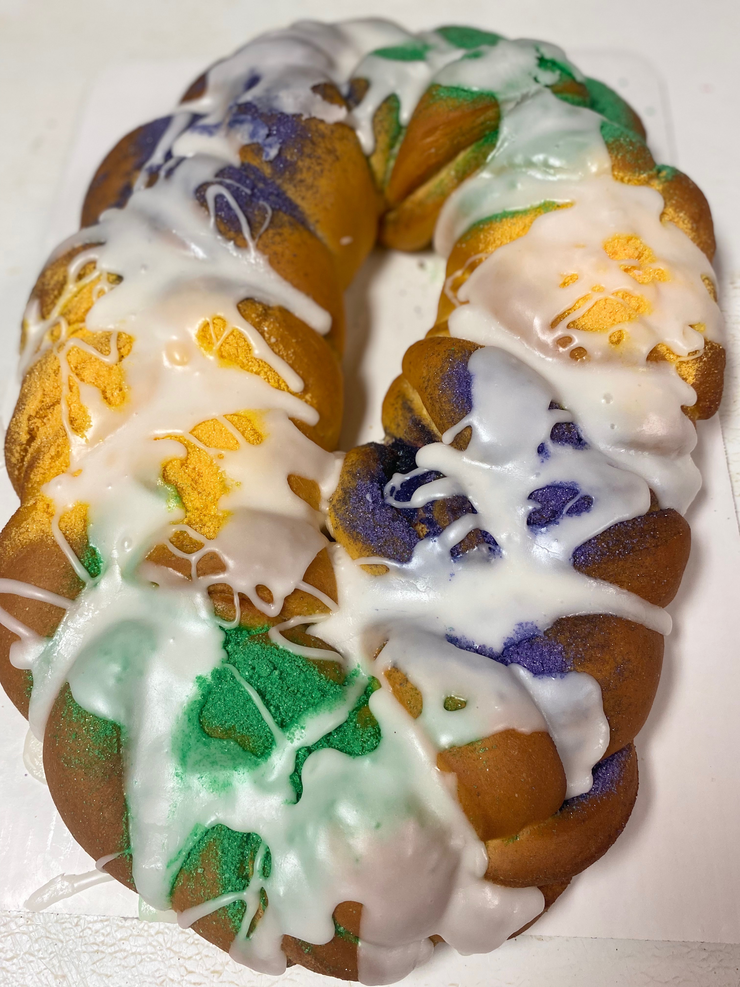 Small Traditional King Cake With Icing